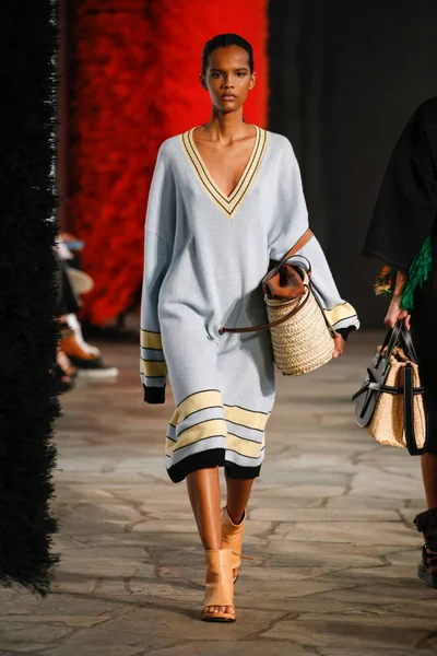 Look 25